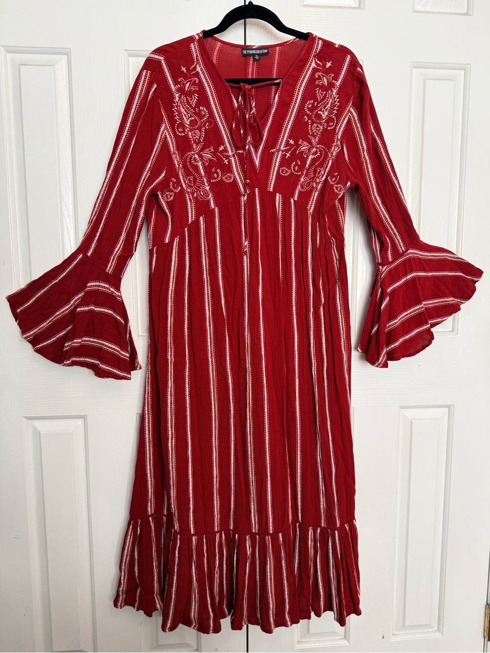 The Pyramid Collection Red Embroidered Boho Bell Sleeve Maxi Dress Medium